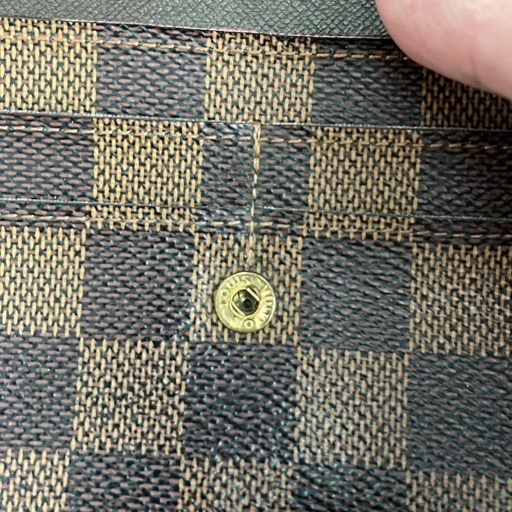 Louis Vuitton Damier Ebene Sarah Women Wallet. MA125 - Picture 8 of 13